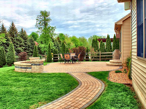 4th image of 1200 Twin Lakes Dr