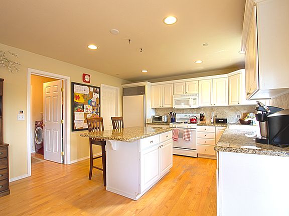 5th image of 1253 Kincaid St