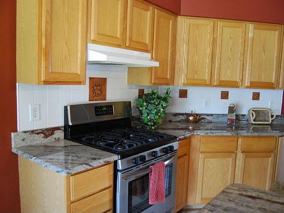 4th image of 1107 Washington Dr