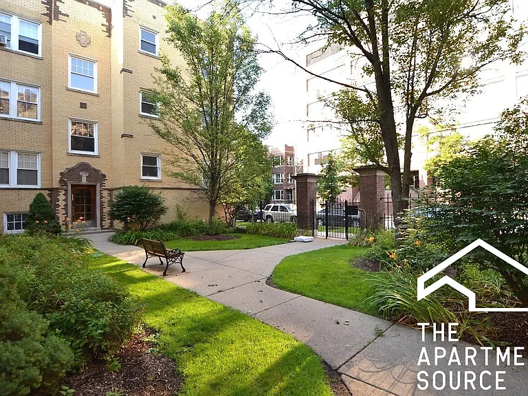 4402 N Rockwell St #3 — Photo 11