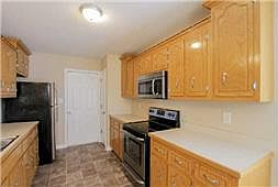 2nd image of 4017 New Grange Cir