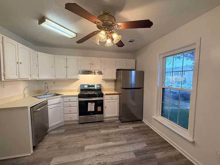 8642 Sumter Ct — Photo 5