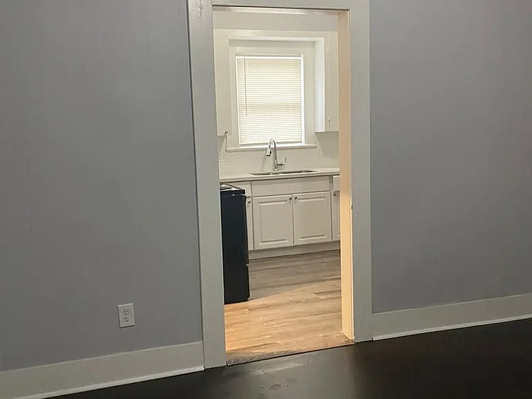 2380 Liberty St — Photo 19
