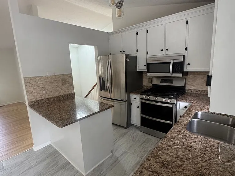74 Clarion Dr — Photo 8