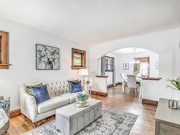3rd image of 3817 Burgen Ave