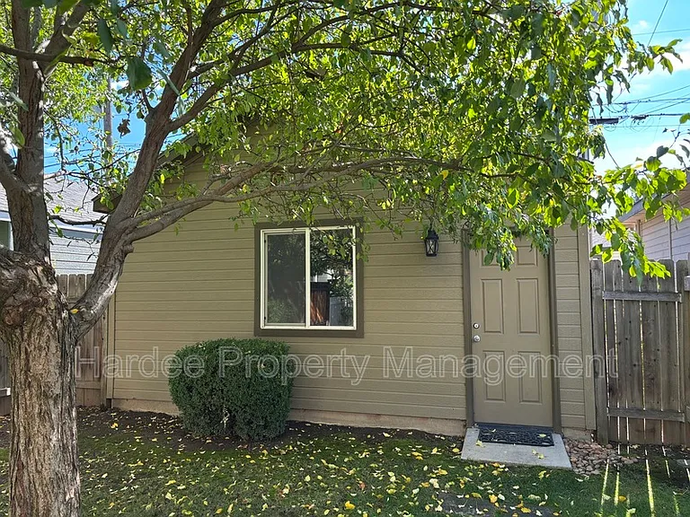 4419 Freemont St — Photo 17