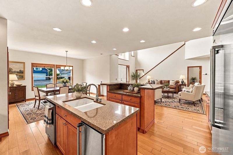 5th image of 3265 Phillips Avenue