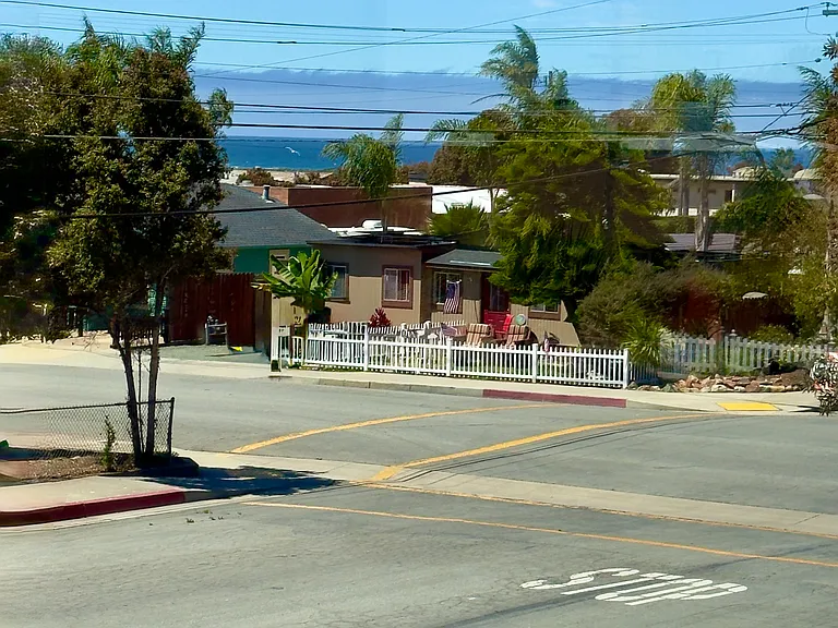 435 Dunes St — Photo 4