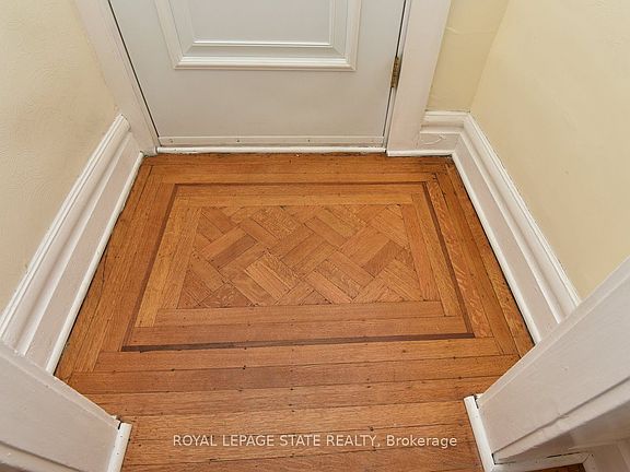 5th image of 20 Fairholt Rd N