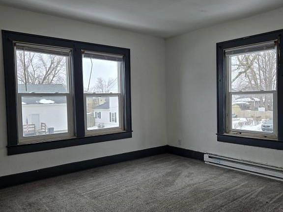 5th image of 400 W Elm St APT 2