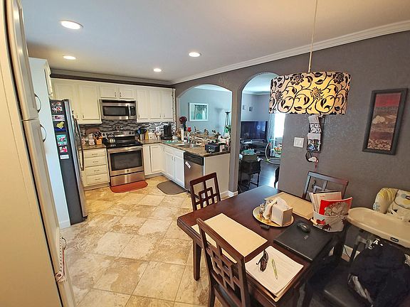 4th image of 4908 Oakbrook Ct