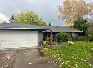 567 N Stoneham Cir, Medford, OR 97504