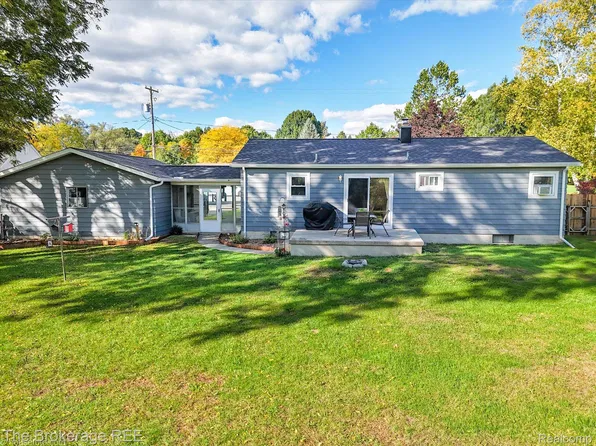 2149 W Frances Rd, Mount Morris, MI 48458