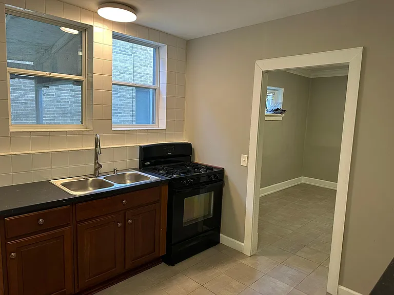 2521 W National Ave #1 — Photo 5