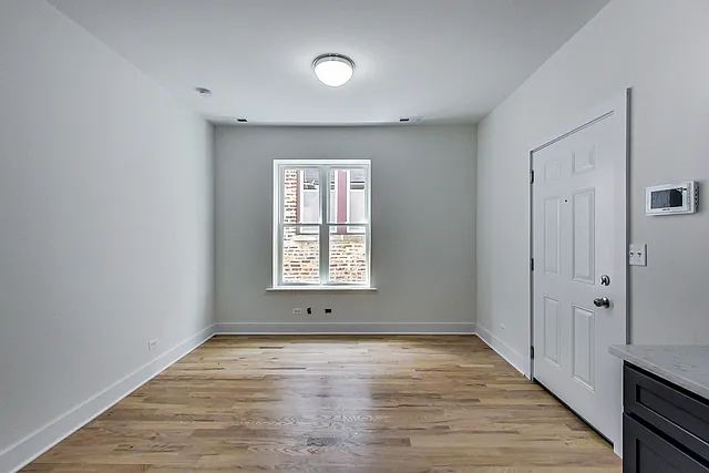 815 S Carpenter St #3R — Photo 2