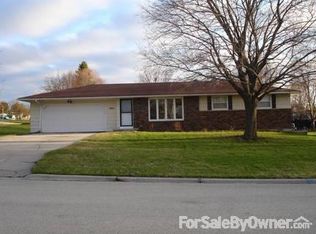 2970 Shade Tree Ln, Green Bay, WI 54313