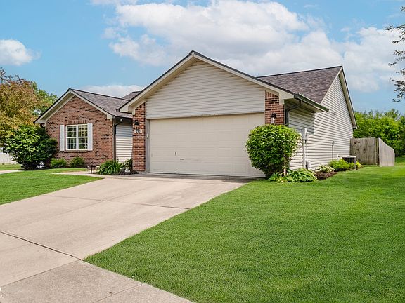 2nd image of 293 E Quail Wood Ln