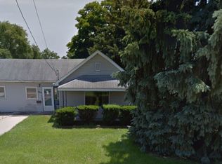 224 7th St, Peru, IL 61354