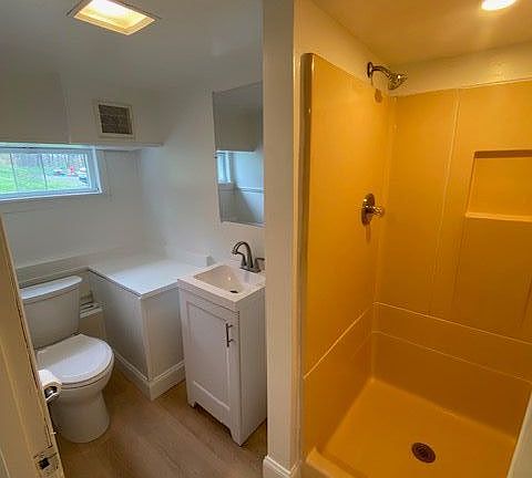 2nd image of 147 Wellington Rd #2