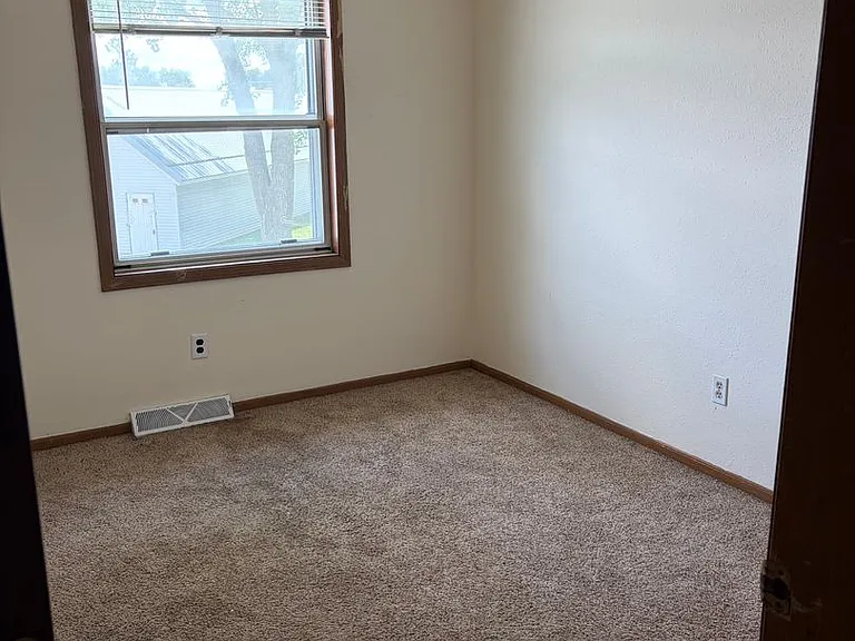 825 Wheelock Avenue 833 837 839 843 #8-827-831 — Photo 4
