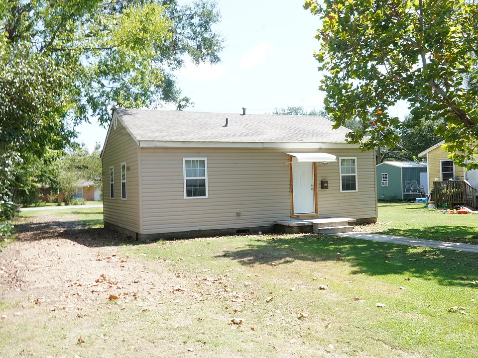 105 Boone St