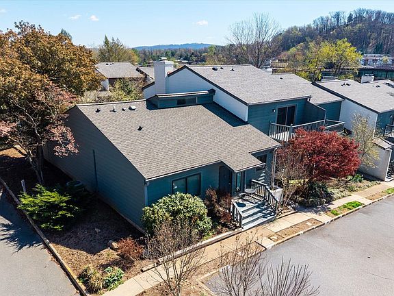 2nd image of 326 Harvest Dr