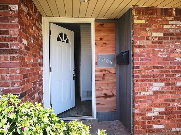 3rd image of 3805 Chetwood Dr