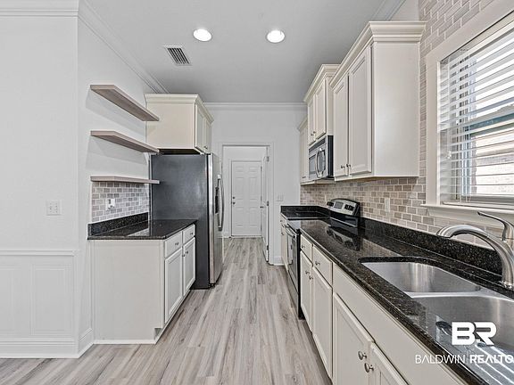 4th image of 4272 Birkdale St