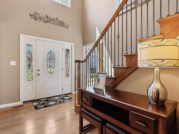 4th image of 2906 Royal Seasons Dr