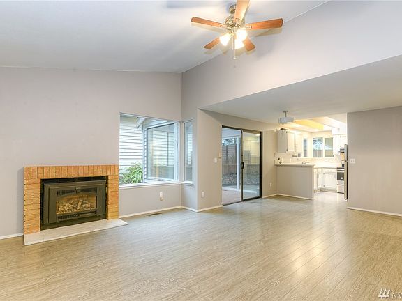 3rd image of 2613 17th Ave NW