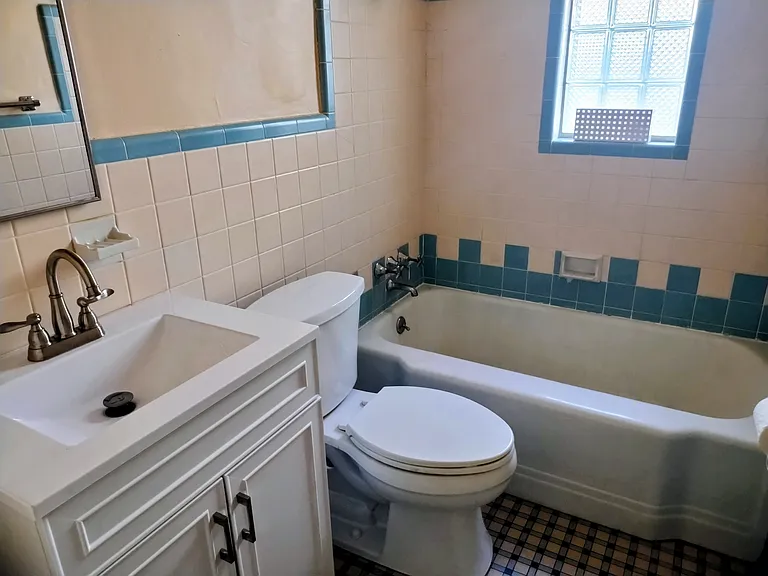 2826 Lawndale Ave #2 — Photo 16