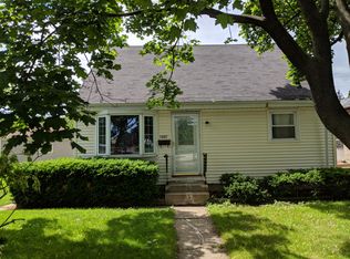 5005 N 69th St, Milwaukee, WI 53218