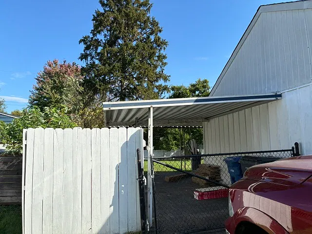 3 bed, 1.5 bath, 1050 sqft, $1,695 — Photo 2