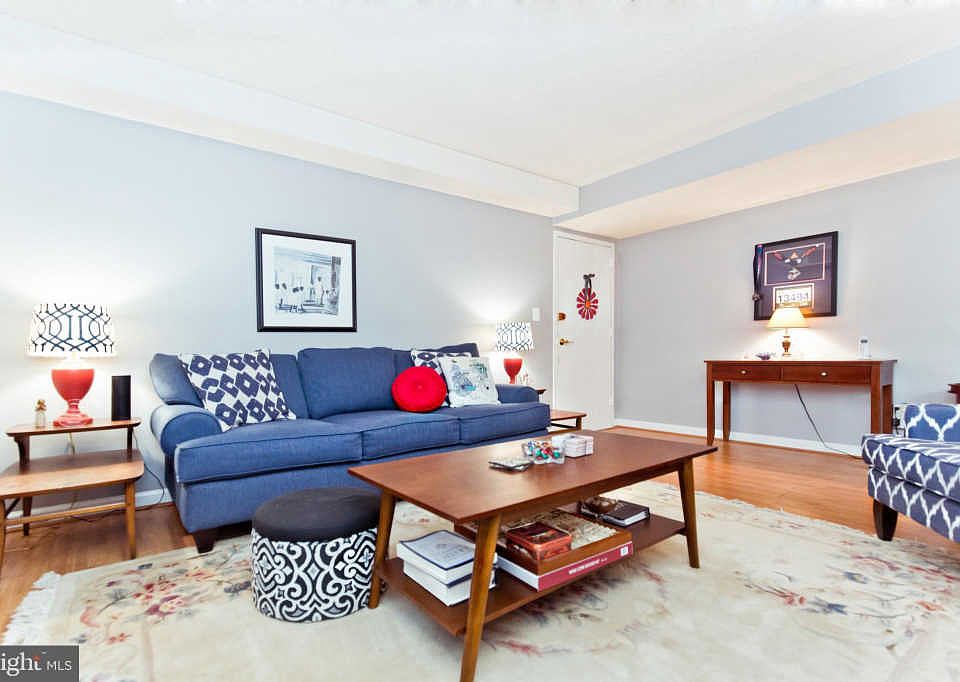 1st image of 2036 N Woodrow St APT 4