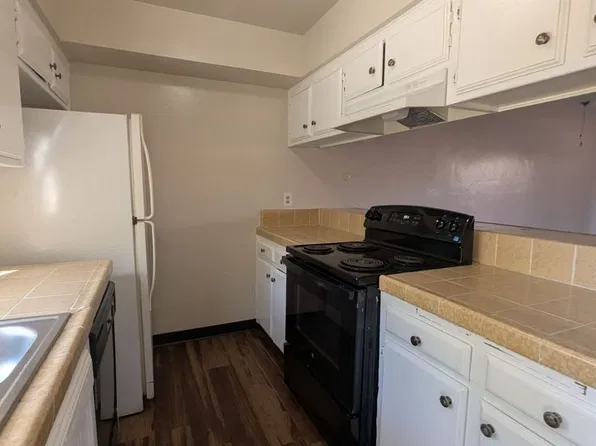 M01- 2400 Eric Way, 2400 Eric Way APT C, Bakersfield, CA 93306