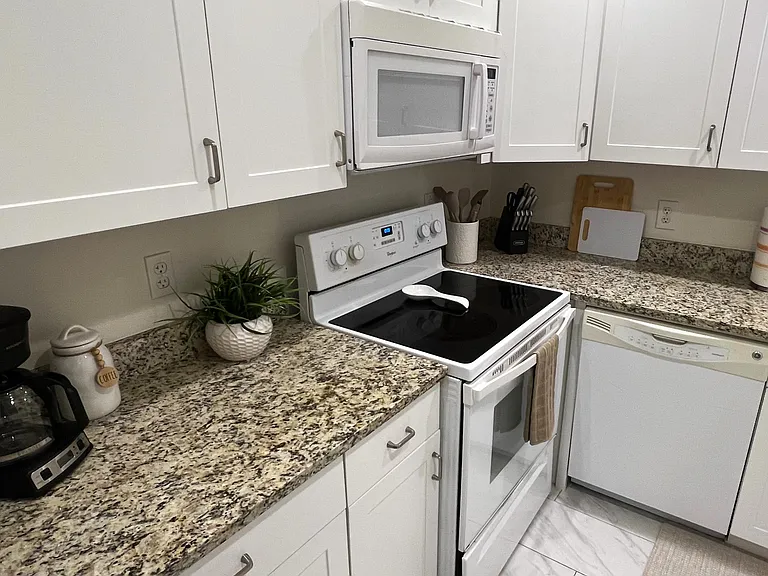 1250 Denning Dr #137 — Photo 6