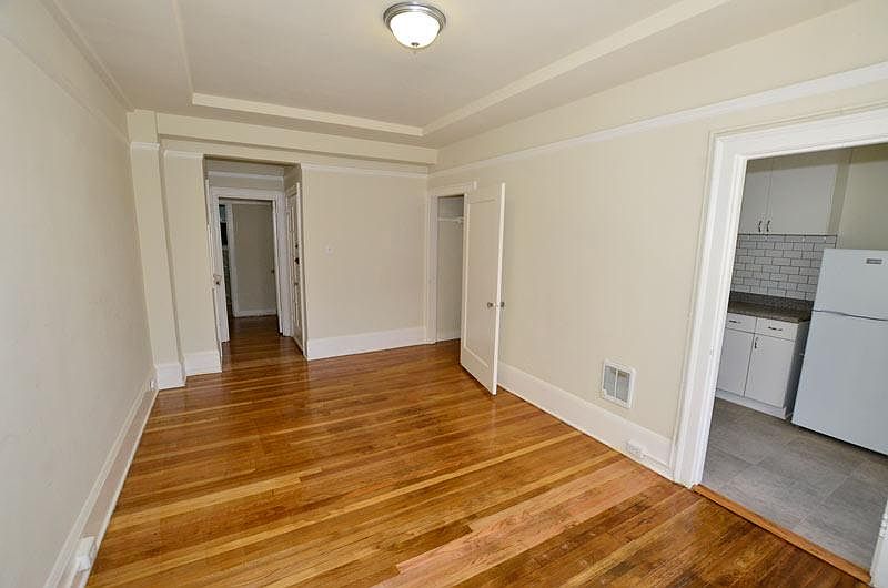 2nd image of 938 Geary St APT 206