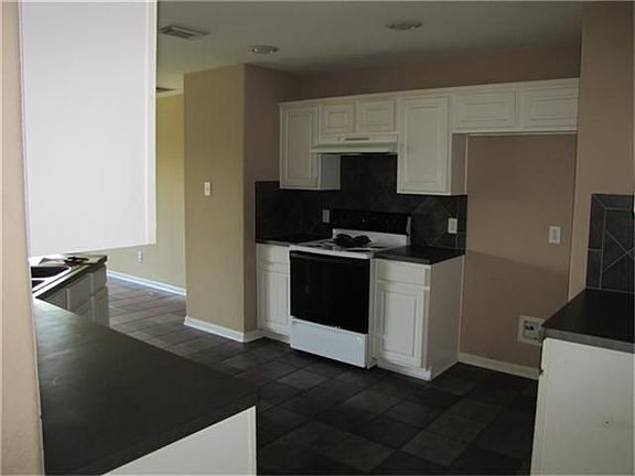 3rd image of 11003 Greenstone Park Ln