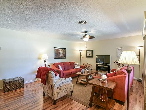 4th image of 3569 Westfield Ave