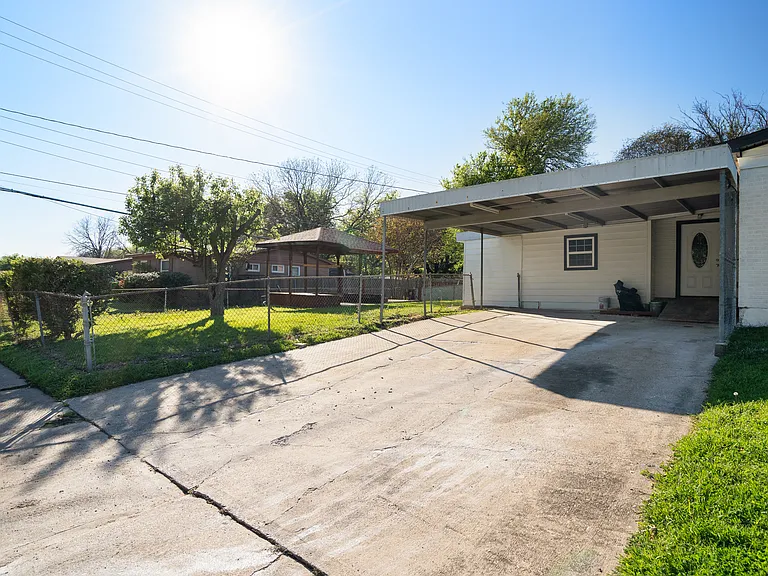 10403 Sandra Lynn Dr — Photo 23