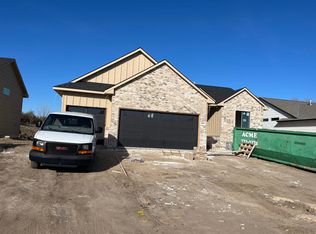 5025 N Emerald Ct, Maize, KS 67101