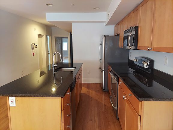 4th image of 1519 Spruce St Floor 4