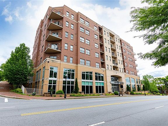 3rd image of 326 Roswell St SE #704E