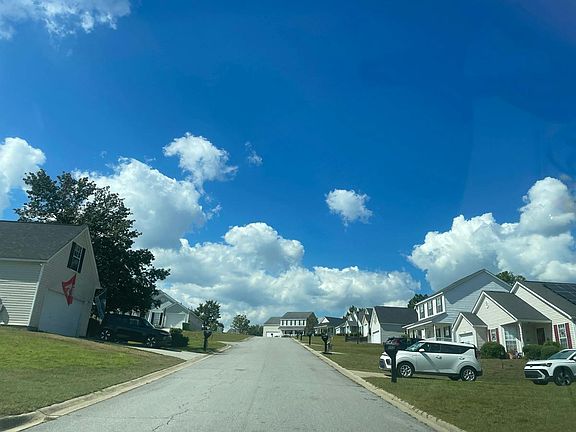 4th image of 222 Legend Oaks Dr