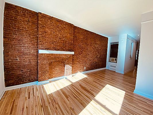 4th image of 650 Amsterdam Ave #4P