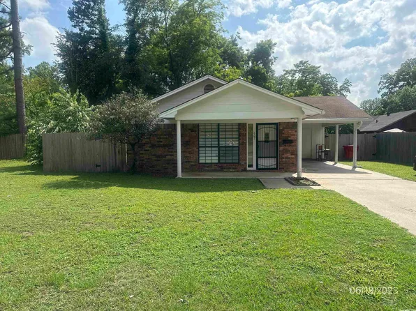 607 N 4th St, Dardanelle, AR 72834