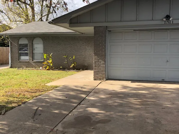 1311 S 37th St, Muskogee, OK 74401