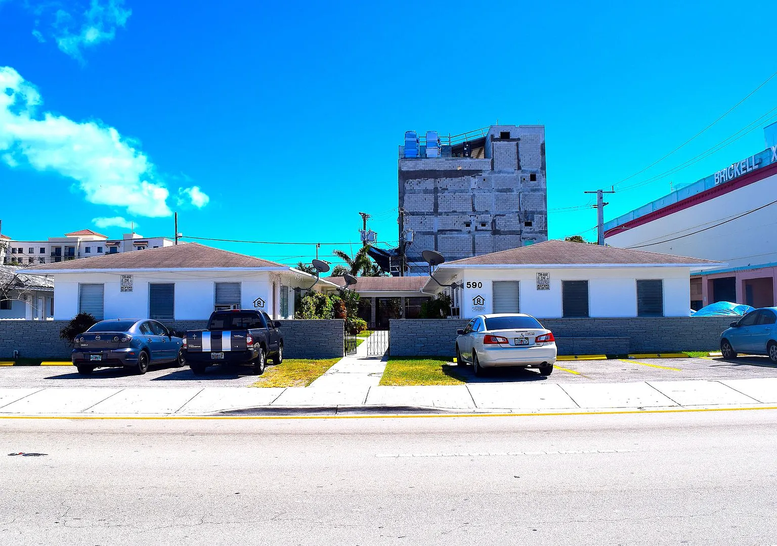 Studio - Centrally located- Walking distance to Brickell! — Photo 1
