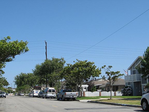 4th image of 612 N Paulina Ave