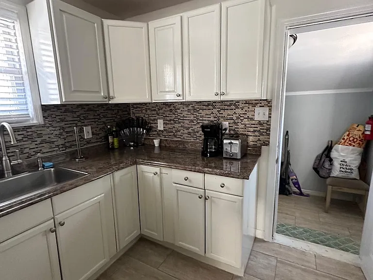 202 N Sacramento Ave #B — Photo 34